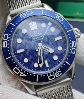 SEAMSTER 300 JAMES BOND 60TH 1.jpg
